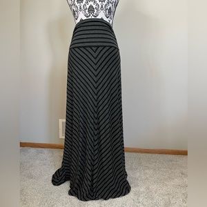 Merona black & white maxi skirt S